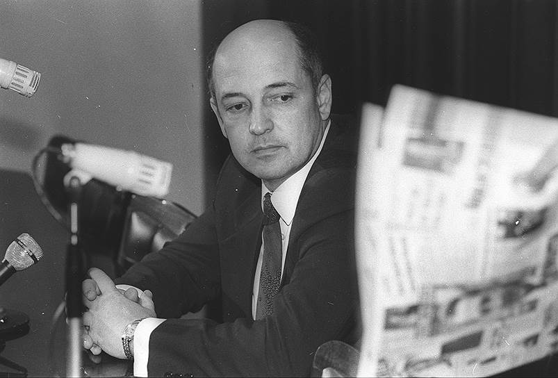 В апреле 1987 года он зарегистрировал свой первый кооператив «Прогресс», а в 1989 году стал первым легальным миллионером в СССР, получив из прибыли возглавляемого им кооператива «Техника» зарплату в три миллиона рублей