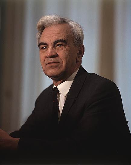 С 1961 по 1975 годы президентом Академии наук был математик и механик Мстислав Келдыш. Среди прочего, он участвовал в создании советской термоядерной бомбы и запуске первого искусственного спутника Земли 