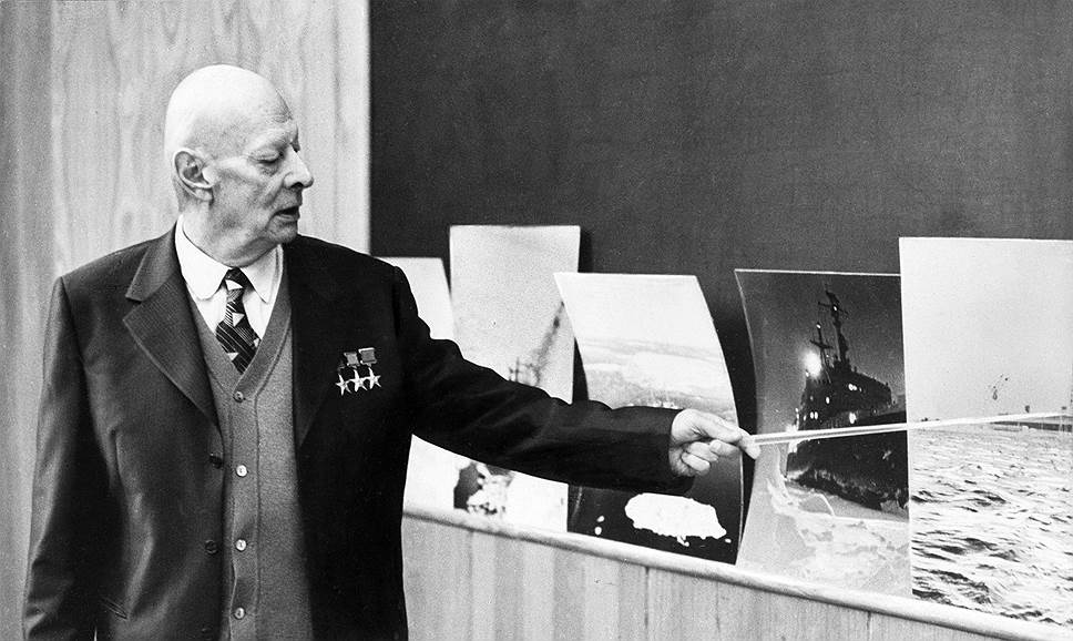 С 1975 по 1986 годы президентом АН СССР был физик Анатолий Александров, которого вспоминают как одного из самых демократичных и легких на подъем руководителей. В годы войны он возглавил работы по защите кораблей от магнитных мин, но ближе к победе по приглашению Игоря Курчатова присоединился к «атомному проекту». Лично занимался созданием атомного флота и разработкой реакторов для атомных электростанций 