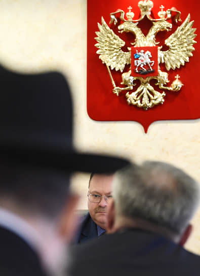 Губернатор Пензенской области Олег Мельниченко в 1997 году окончил истфак Пензенского государственного педагогического университета, после чего остался там работать. В течение четырех лет трудился на кафедре истории древнего мира, средних веков и археологии сначала стажером-преподавателем, затем ассистентом, старшим преподавателем 
