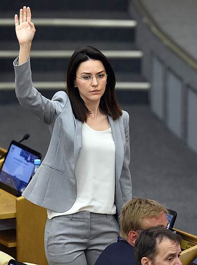 В 2012 году мандат депутата Госдумы получила экс-сопредседатель КС МГЕР Алена Аршинова. Была переизбрана в 2016 году от партии «Единая Россия». Является членом Счетной комиссии ГД, а также входит в комитет Госдумы по образованию и науке. В декабре 2017 года стала координатором партийного проекта «Новая школа»