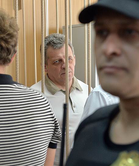 Начальник департамента текущего ремонта ОАО «Славянка» Константин Лапшин был приговорен к девяти годам тюрьмы, а гендиректор ЗАО «Безопасность и связь» Андрей Луганский (на фото) – к семи годам. Остальные фигуранты получили меньшие сроки