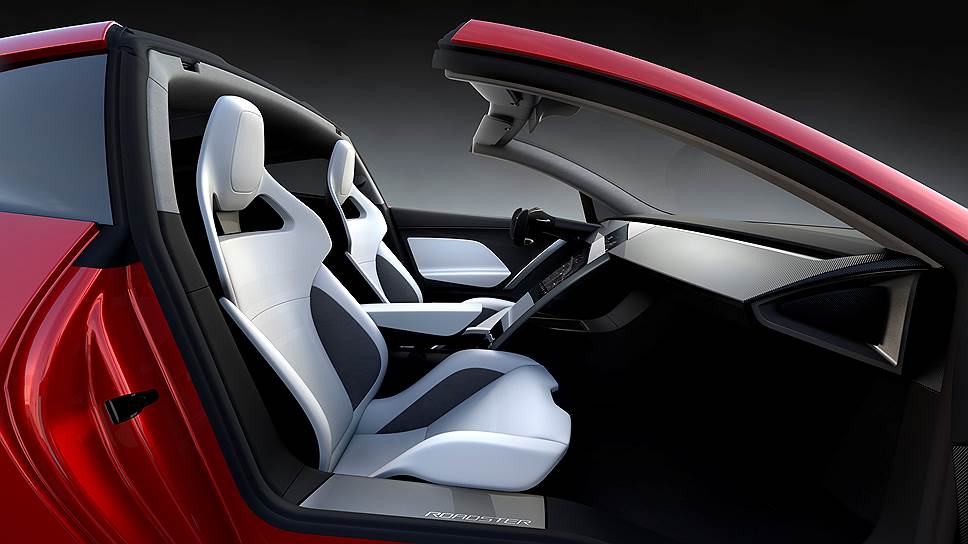 Салон электроспорткара Roadster