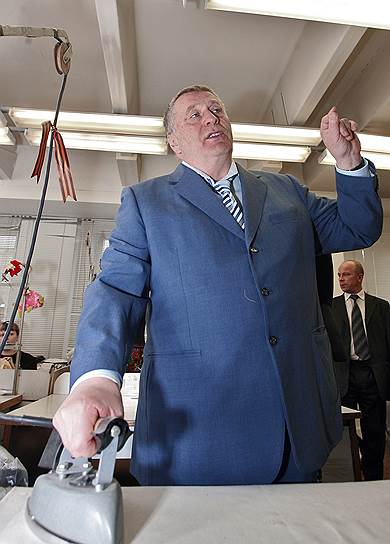2 марта 2008 года Владимир Жириновский принял участие в выборах в четвертый раз. Предвыборными лозунгами стали: «За все ответите!», «Зачищу всю страну!», «Успокою всех!» 
