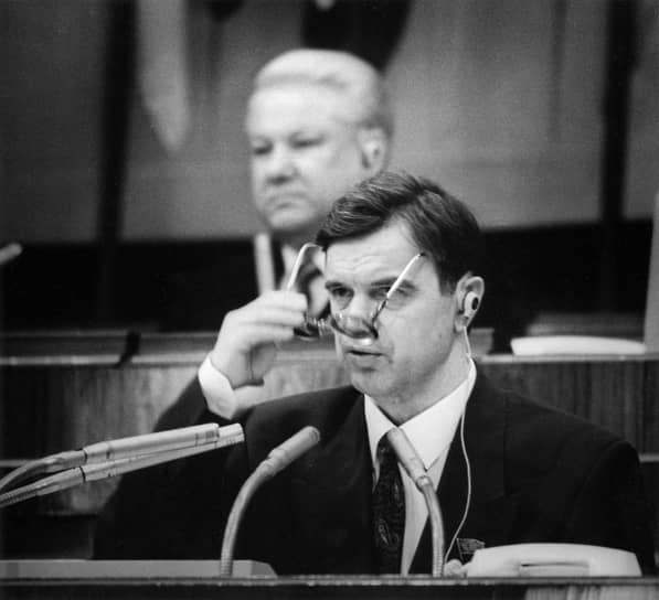 В июне 1991 года Борис Ельцин был избран президентом РСФСР, а Руслан Хасбулатов занял его прежнюю должность, став председателем Верховного совета
