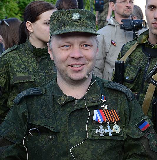 Владимир Кононов, министр обороны ДНР с августа 2014 года До 2014 года был тренером по дзюдо. После начала вооруженного конфликта стал добровольцем народного ополчения Донбасса, командовал подразделениями в боях в Славянске, Иловайске и других населенных пунктах