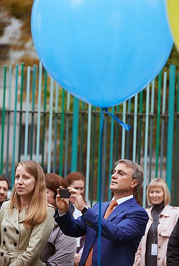 1 сентября 2017 года в столичном районе Хорошево-Мневники на средства господина Грефа было открыто новое здание для старших классов школы нового поколения (Хорошколы). Еще на стадии проекта она получила приз международного конкурса Re-thinking the Future Awards 