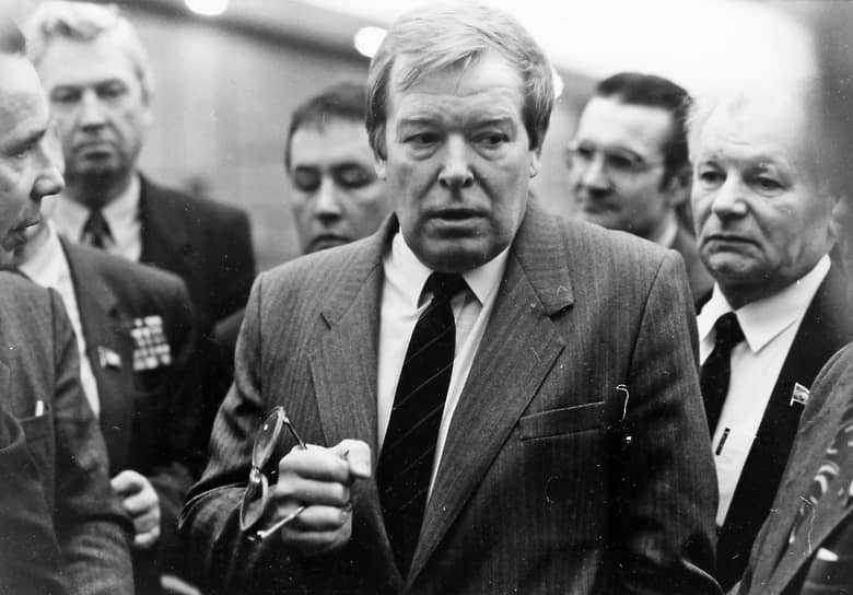 Последним руководителем КГБ в августе—декабре 1991 года стал Вадим Бакатин (на фото), после этого занявший пост главы Межреспубликанской службы безопасности СССР — преемницы КГБ