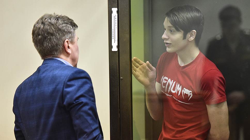 Обвиняемый в содействии террористической деятельности и приготовлении к терракту, курсант академии имени Можайского Вадим Осипов 