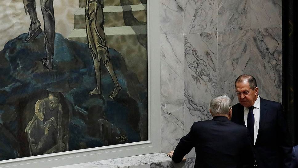 Глава МИД России Сергей Лавров (справа) и президент Казахстана Нурсултан Назарбаев 
