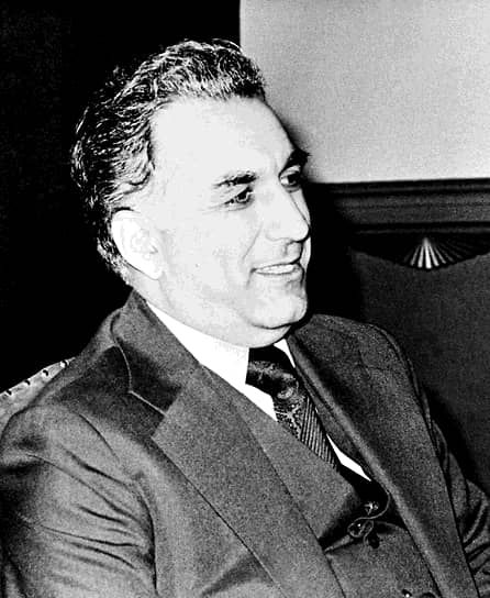 Следующий глава Афганистана Хафизулла Амин скончался в результате штурма резиденции «Тадж-бек», организованного советскими военными. Он был застрелен (по другой версии — покончил с собой), место захоронения неизвестно