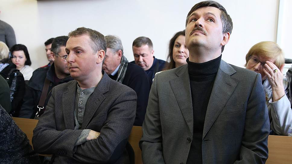 Бывший генеральный директор АО «Ленэнерго» Андрей Сорочинский  (справа) и бывший финансовый директор АО «Ленэнерго» Денис Слепов 