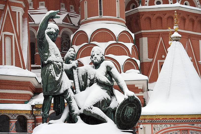 Памятник Минину и Пожарскому на Красной площади 