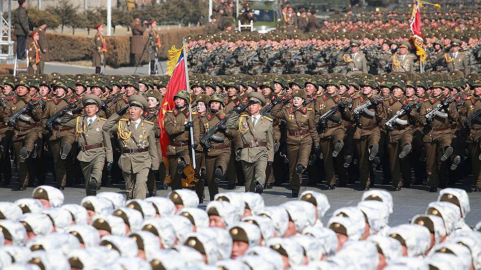 На военном параде также была представлена межконтинентальная баллистическая ракета (МБР) нового типа «Хвасон-15»