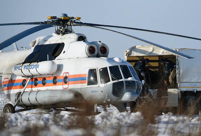 На месте крушения самолета Ан-148 продолжают работать бригады МЧС