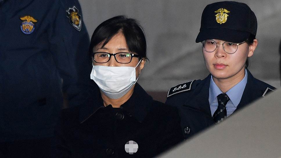 Подруга бывшего президента Южной Кореи Пак Кын Хе Чхве Сун Силь