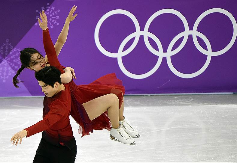 Американские спортсмены Майя Сибутани и Алекс Сибутани