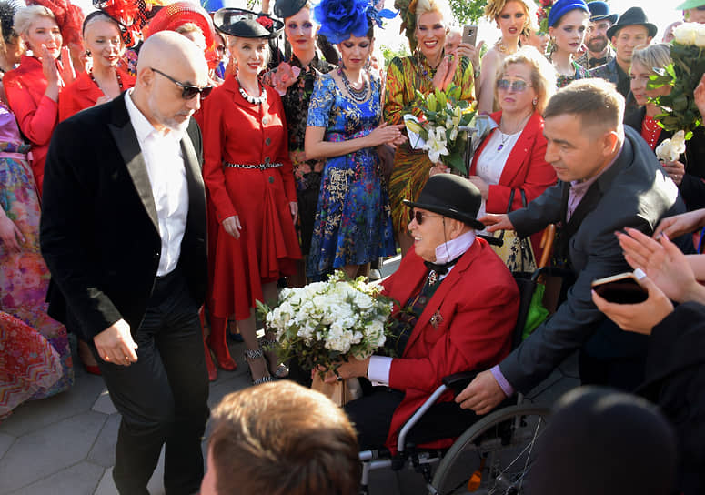 В конце 2019 года Вячеслав Зайцев ушел с поста главы своего дома моды. Его место занял сын — Егор Зайцев 