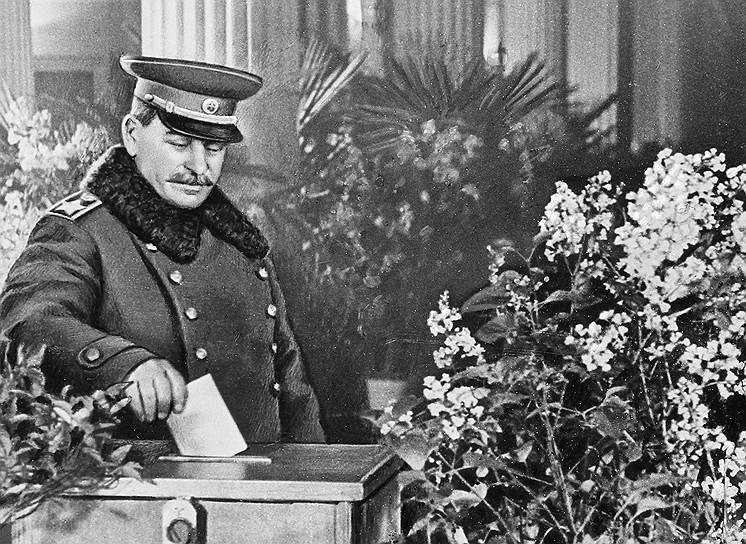 , генеральный секретарь ЦК КПСС (1924 - 1953).   на посту 
