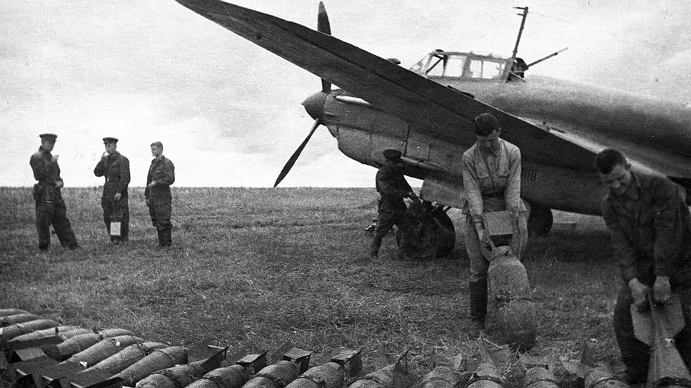 Летчики бомбардировщиков союзных войск любили пошутить про подарки Гитлеру