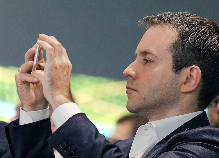Экс-министр связи и массовых коммуникаций Николай Никифоров во время пленарной сессии «Транзитный мир: что завтра?» 