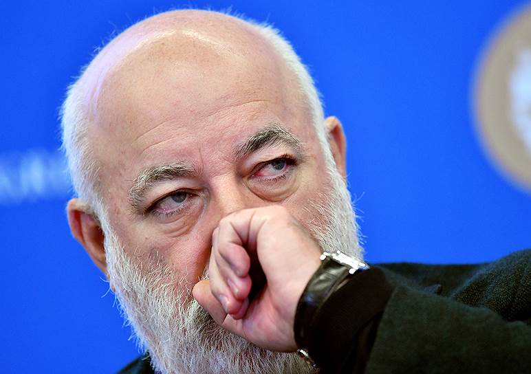 Президент фонда «Сколково», председатель совета директоров группы компаний «Ренова» Виктор Вексельберг во время панельной сессии «Цифровизация — двигатель роста и инклюзивного развития» 