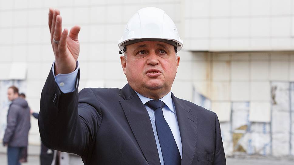 Новый губернатор Кемеровской области Сергей Цивилев в рейтинг не попал, поскольку, по заявлению областной администрации, при публикации сведений о доходах произошел сбой. Зато его супруга сразу заняла девятую строчку в рейтинге самых богатых жен