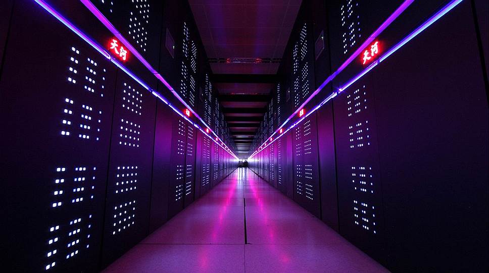 4-е место. Tianhe-2A («Млечный путь-2А»), производительность — 61,4 петафлопса в секунду, процессор — Intel Xeon E5-2692v2 12C 2.2Гц