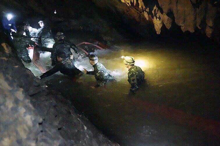 В спасении участвовали представители элитного тайского подразделения «морских котиков» и 13 иностранных специалистов