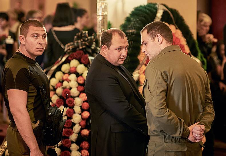 Исполняющий обязанности главы ДНР Дмитрий Трапезников (в центре) 