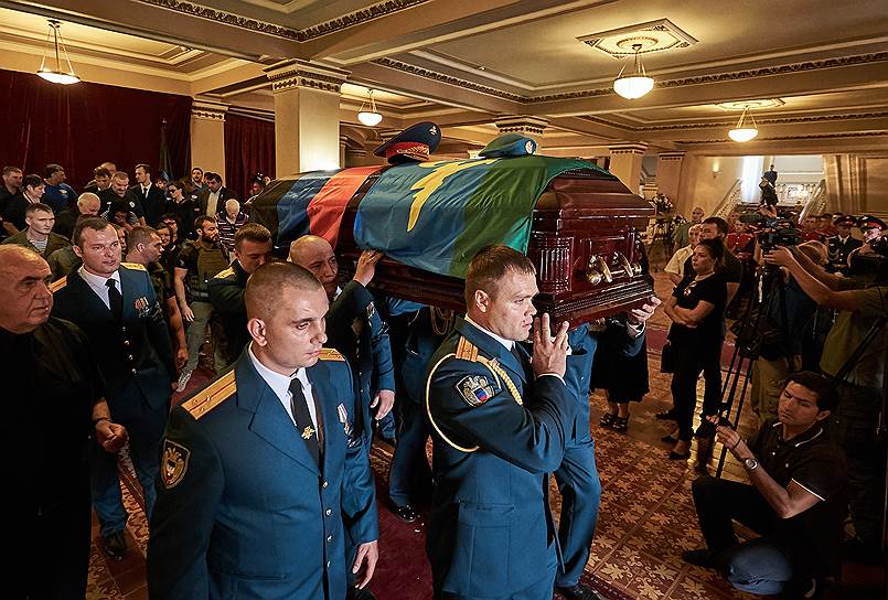 Официальными днями траура в ДНР объявлены 1, 2 и 3 сентября 