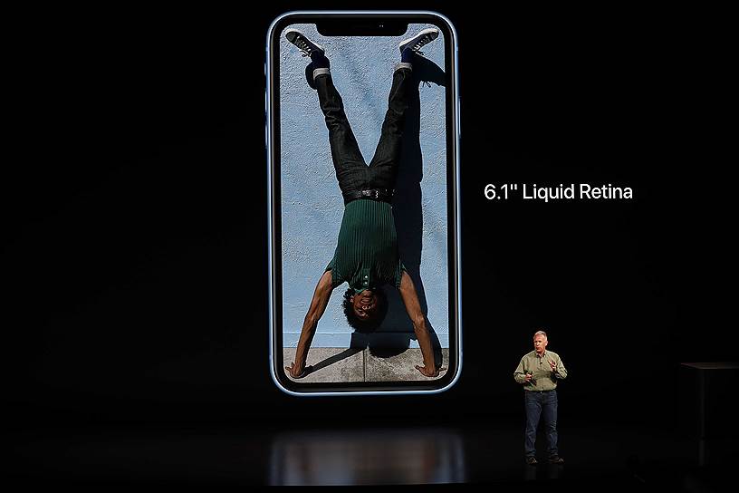 iPhone Xr представлен в трех вариантах памяти: 64, 126 и 256 Гб и в нескольких цветах: белый, черный, синий, желтый и коралловый 