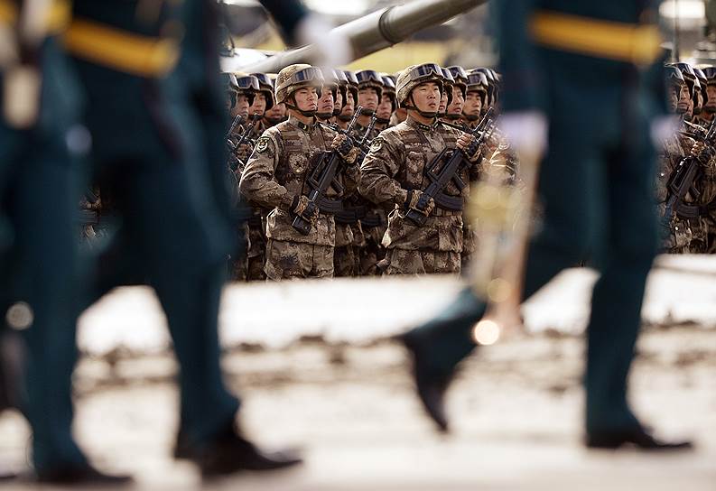 Численность участвовавших в маневрах военнослужащих — 297 тыс. человек 