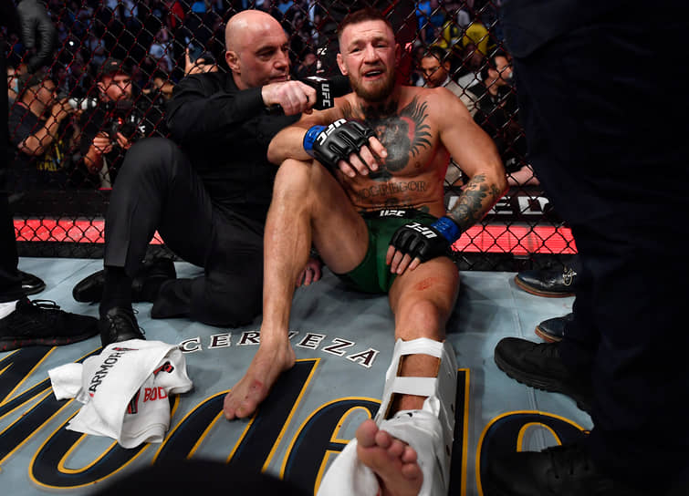 10 июля 2021 года на турнире UFC 264 выступил против американца Дастина Порье. Однако в конце первого раунда Макгрегор сломал ногу, и судья присудил победу Порье