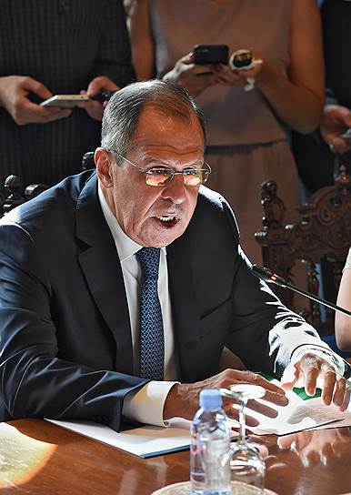 С начала инцидента отрицает причастность России к событиям в Солсбери: «Мы уже сделали заявление, что все это чушь. Мы никакого отношения к этому не имеем». Кроме того, обвиняет власти Британии в отказе от сотрудничества: «Если не хотят сотрудничать — значит есть что скрывать»