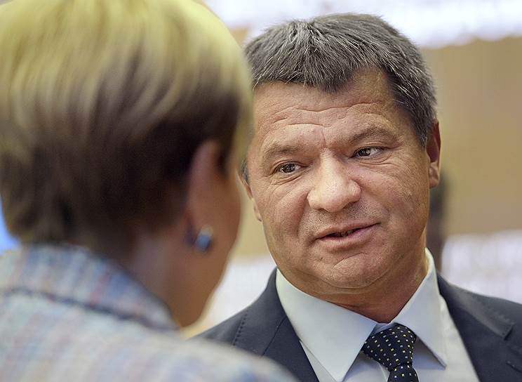 26 сентября врио главы Приморья Андрей Тарасенко отказался от участия в новых выборах главы региона. В крае 16 сентября прошел второй тур губернаторских выборов, итоги которого были признаны недействительными из-за нарушений