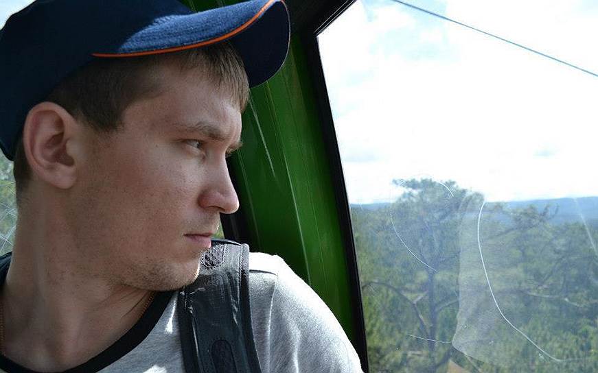 16 марта 2018 года Фрунзенский районный суд Владивостока арестовал юриста Дмитрия Третьякова, сделавшего репост из Telegram-канала журналиста Аркадия Бабченко. Экспертиза нашла в тексте «призыв к насильственным и деструктивным, разрушительным действиям» 