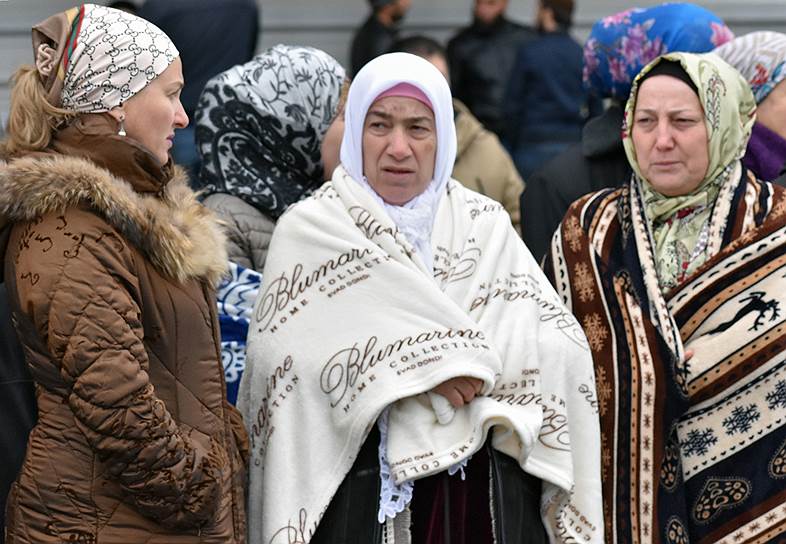 Многие участники митинга не расходились с 4 октября, переночевав в машинах и на лавочках
