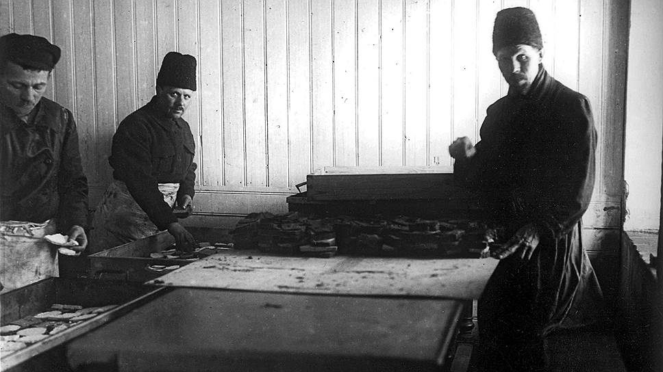 В голодном 1921 году непритязательные бутерброды с маслом, готовившиеся для делегатов X съезда РКП(б), были настоящим деликатесом