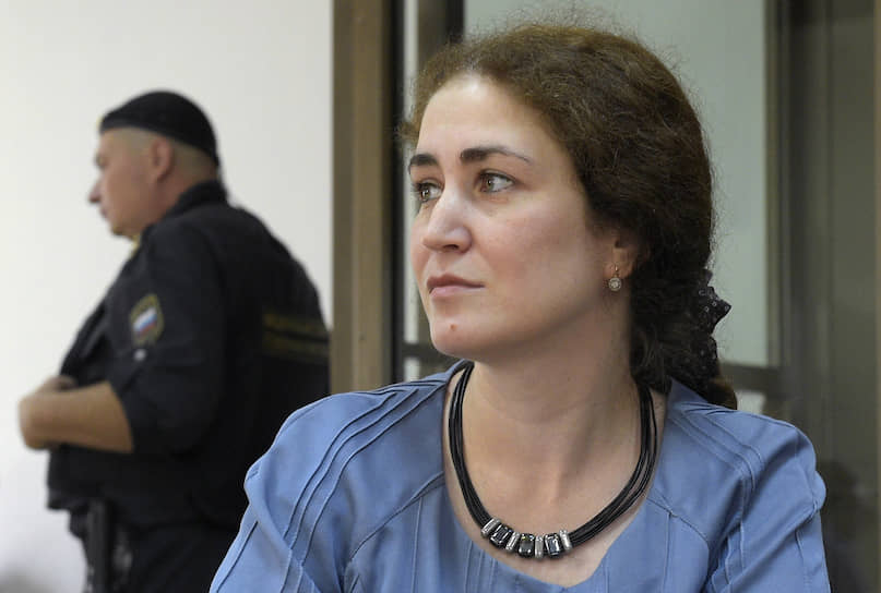 В октябре 2017 года предъявлено обвинение в мошенничестве. По версии следствия, в 2011-2014 годах от имени Минкульта подписывала распоряжения о выдаче субсидий в размере 214 млн руб. Вину не признала. Получила наказание в виде штрафа, однако была освобождена от него за истечением срока давности