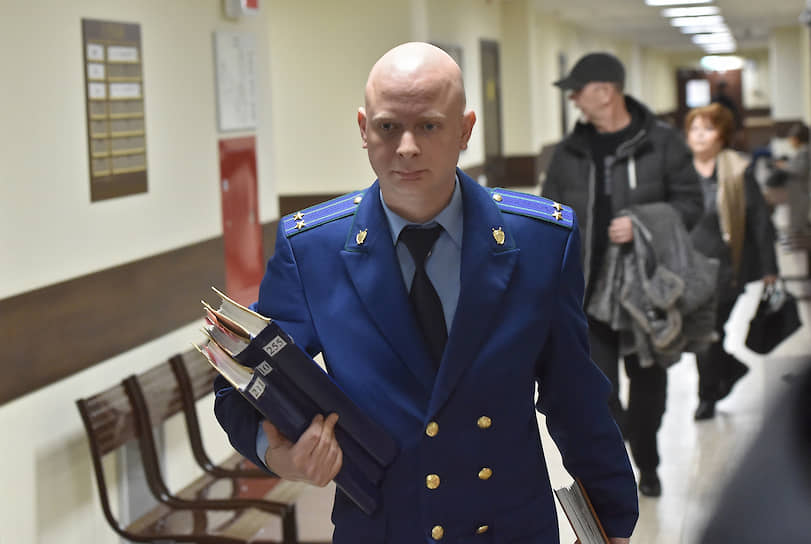 Начал работать по процессу в августе 2019 года вместо Надежды Игнатовой. Единолично представляет гособвинение с 22 июня