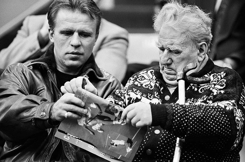 Анатолий Тарасов умер 23 июня 1995 года в возрасте 76 лет 