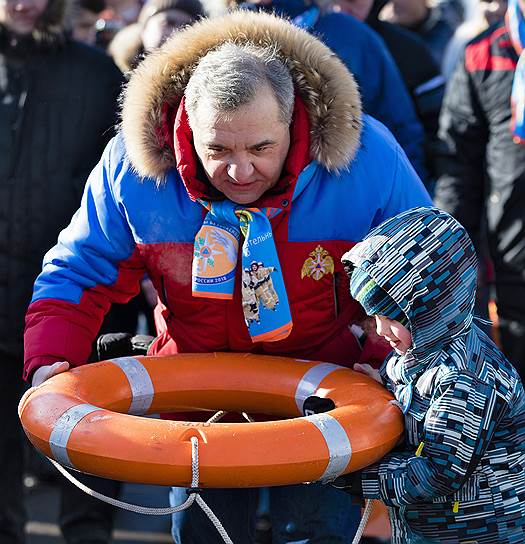 18 мая. Главой МЧС вместо Владимира Пучкова (на фото) был назначен заместитель директора ФСБ Евгений Зиничев