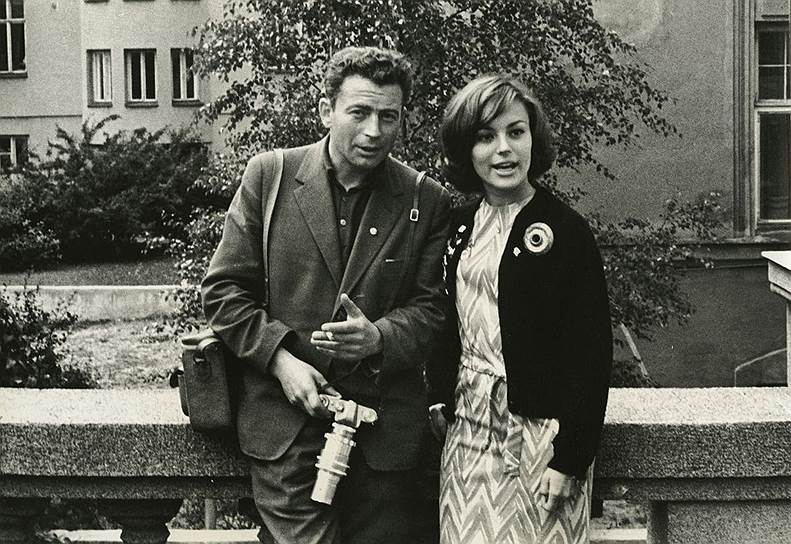В 1950–1960-х годах работал в журнале «Огонек», фотографировал спортивные соревнования. Photography Year Book признала Льва Бородулина «звездой» мировой фотографии (1964). Японская газета «Асахи» назвала его лучшим фотографом года (1967). Также награжден золотой олимпийской медалью за достижения в области спортивной фотографии (1971) 