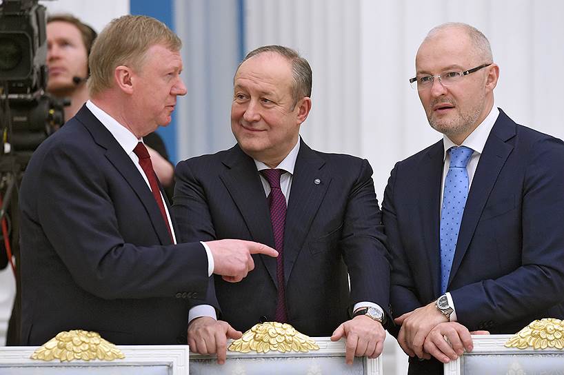 Слева направо: председатель правления «Роснано» Анатолий Чубайс, гендиректор ПАО «Совкомфлот» Сергей Франк и председатель совета директоров ООО «Инфраструктурная Корпорация "АЕОН"» Роман Троценко перед началом встречи Владимира Путина с представителями российских деловых кругов в Кремле