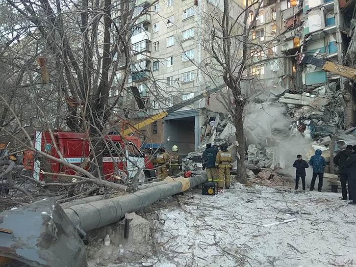 По данным на утро четверга, в результате взрыва погибли 37 человек, еще шестеро жильцов подъезда извлечены из-под завалов живыми