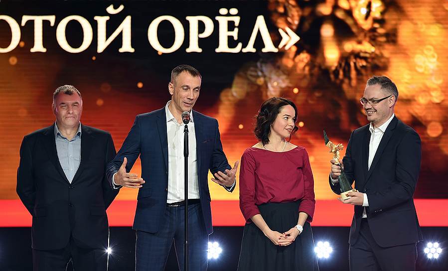 Слева направо: кинорежиссер, художественный руководитель студии «Остров» Сергей Мирошниченко, оператор Дмитрий Шпиленок и режиссер Екатерина Тютина 