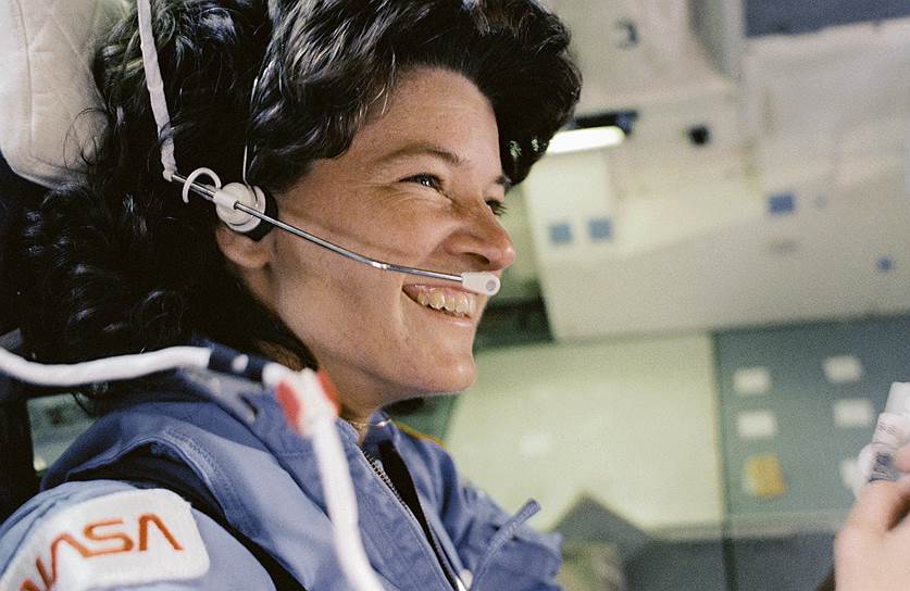 Салли Райд, США. В 1983 году стала первой и самой молодой (32 года) американкой, побывавшей в космосе 