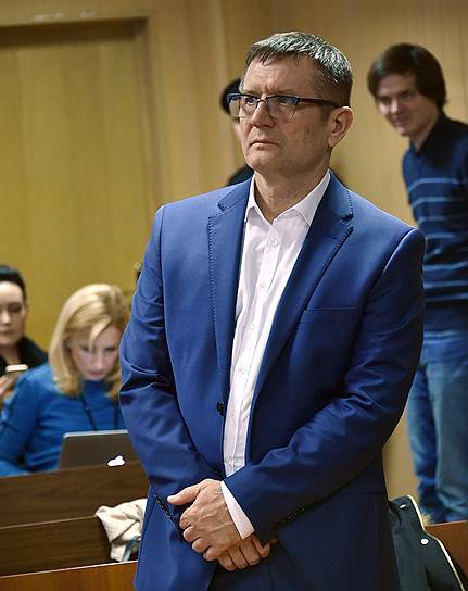 В январе 2018 года направил письмо президенту Владимиру Путину, в котором настаивал на незаконности решения суда об обращении в доход государства имущества полковника Захарченко и его близких
