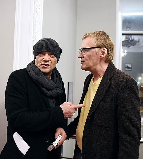 Актеры Андрей Смоляков (слева) и Алексей Серебряков перед премьерой фильма Сергея Ливнева «Ван Гоги» в кинотеатре «Иллюзион»